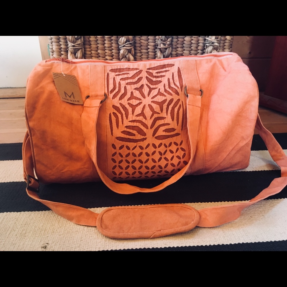 Cut out Duffel🌺